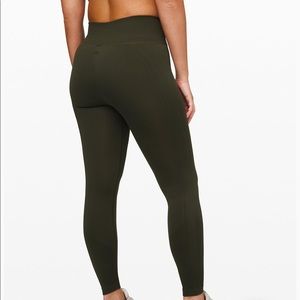 Throwback Ebb to Street Tight - Size 8 ✨